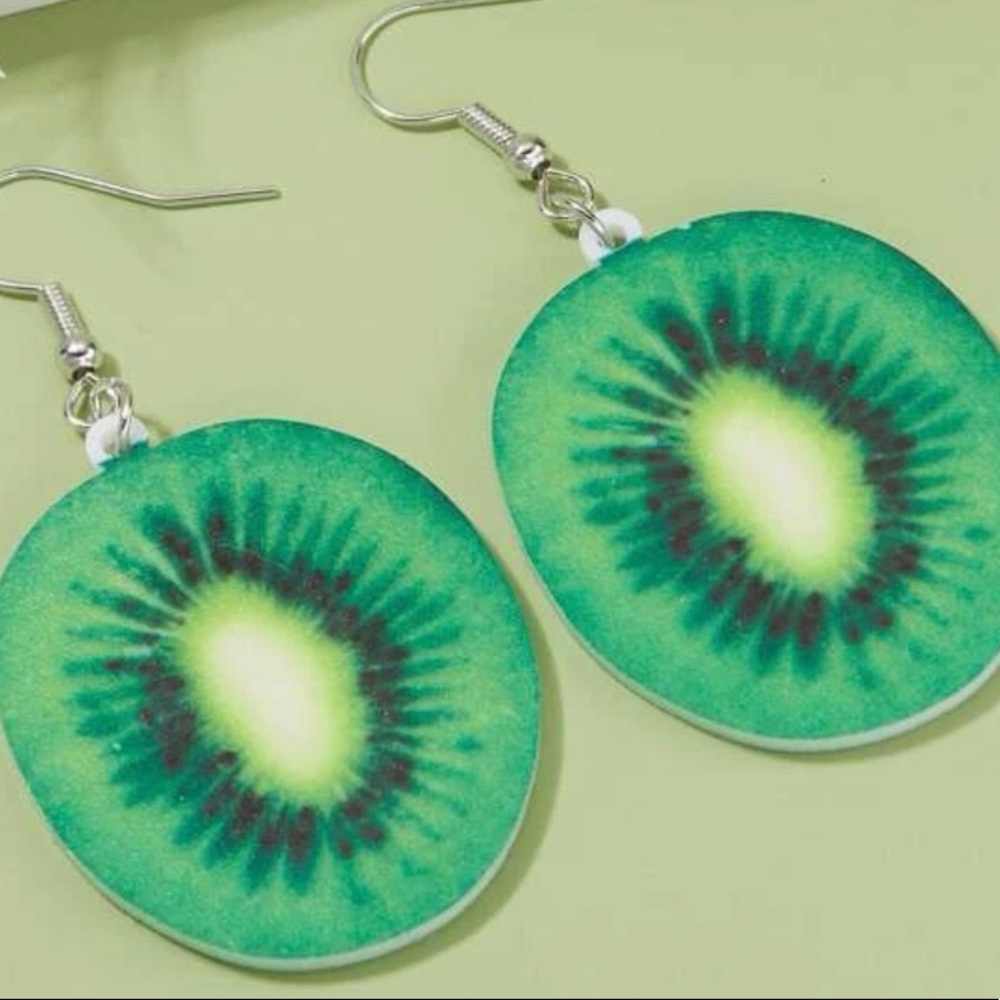 💛3/$15💛 Kiwi Dangle Earrings